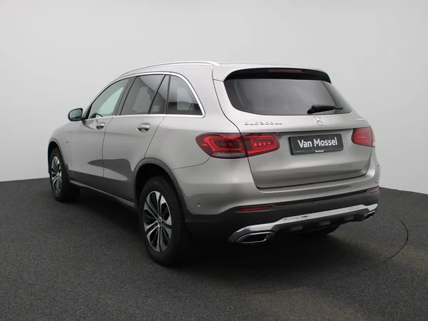 Mercedes-Benz GLC (2021) — foto 12 van 44