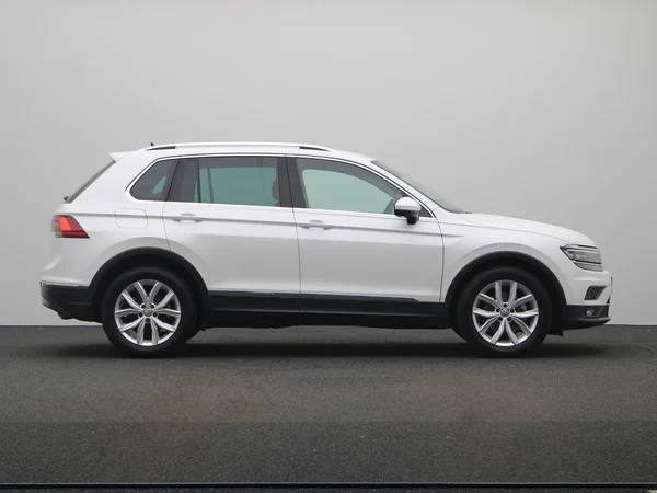 VOLKSWAGEN Tiguan (2017) — foto 20 van 22