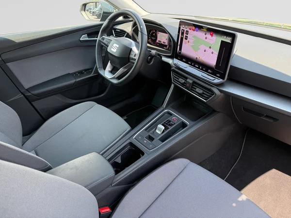 SEAT Leon ST (2024) — foto 18 van 24