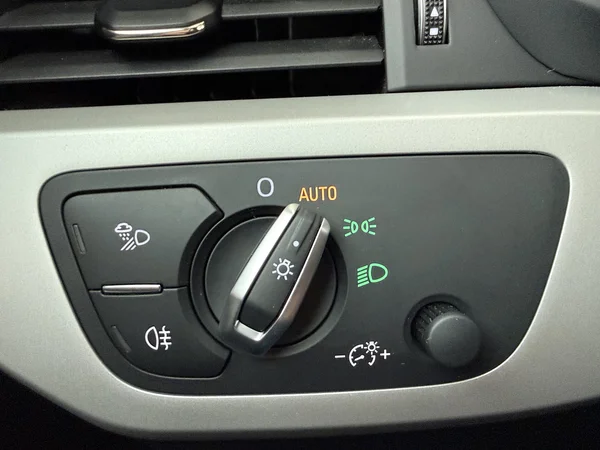 AUDI A4 (2021) — foto 18 van 28