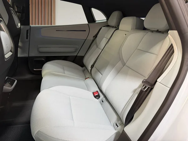 Polestar 4 (2025) — foto 19 van 32