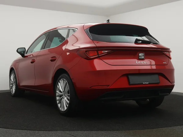 SEAT Leon e-Hybrid (PHEV) (2020) — foto 9 van 23