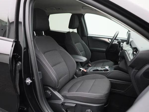Ford Kuga (2022) — foto 26 van 39