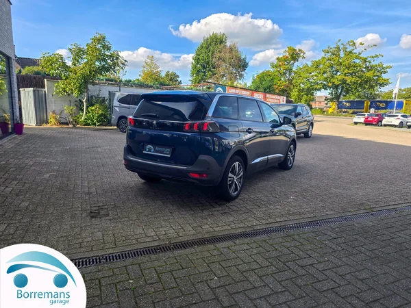 Peugeot 5008 (2022) — foto 17 van 27
