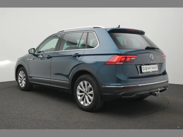 VOLKSWAGEN Tiguan (2021) — foto 26 van 28