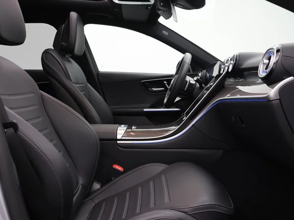 MERCEDES-BENZ C Break (2022) — foto 4 van 32