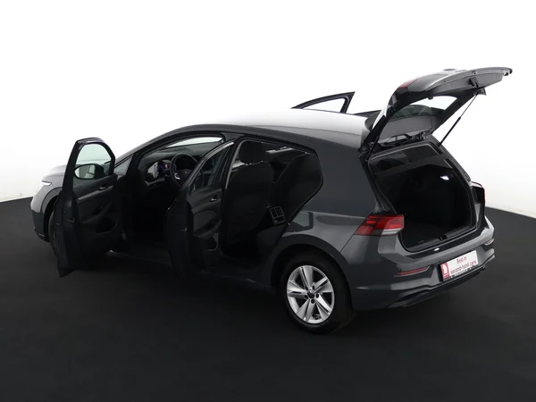 VOLKSWAGEN Golf (2024) — foto 27 van 28