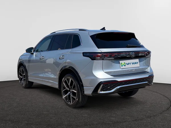 VOLKSWAGEN Tiguan (2024) — foto 7 van 14