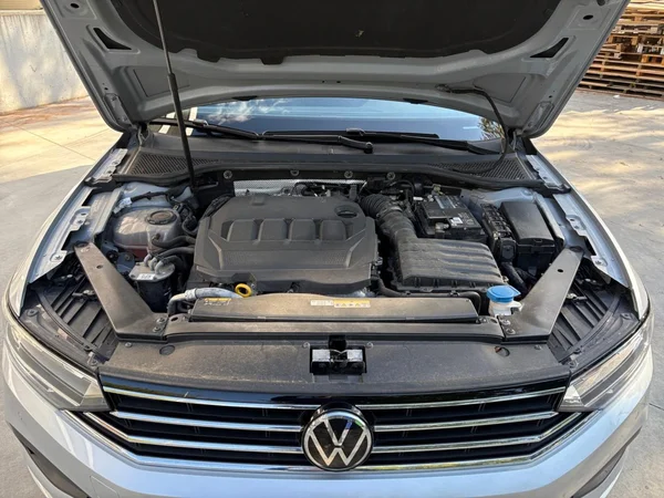 VOLKSWAGEN Passat Variant Dsl (2022) — foto 15 van 24