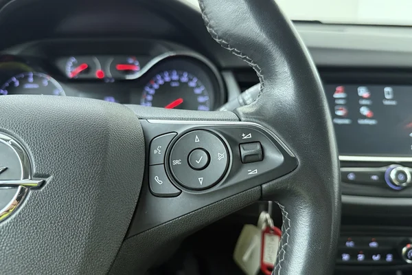 Opel Crossland (2022) — foto 6 van 19
