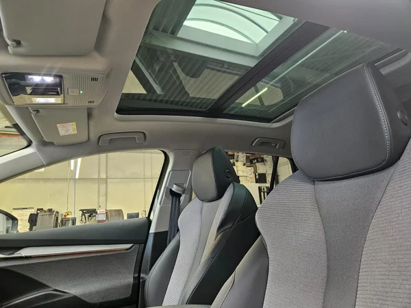 SKODA Enyaq (2026) — foto 2 van 30