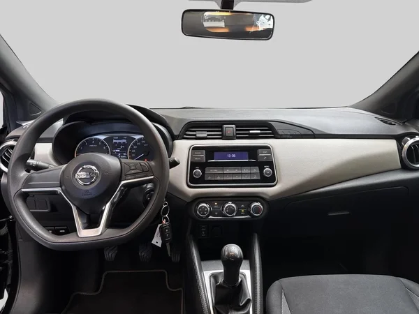 Nissan Micra (2018) — foto 5 van 18
