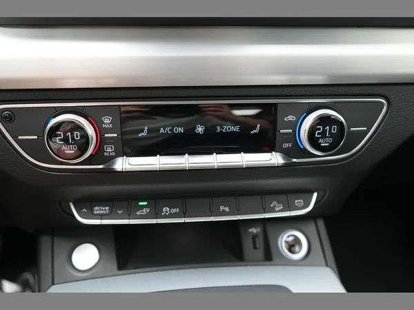 AUDI Q5 PHEV (2020) — foto 18 van 35