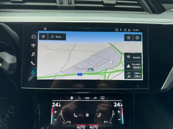 AUDI e-tron (2022) — foto 11 van 28