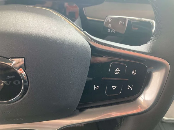 Volvo ES90 — foto 9 van 19