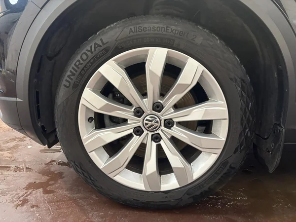 VOLKSWAGEN T-Roc (2018) — foto 16 van 24