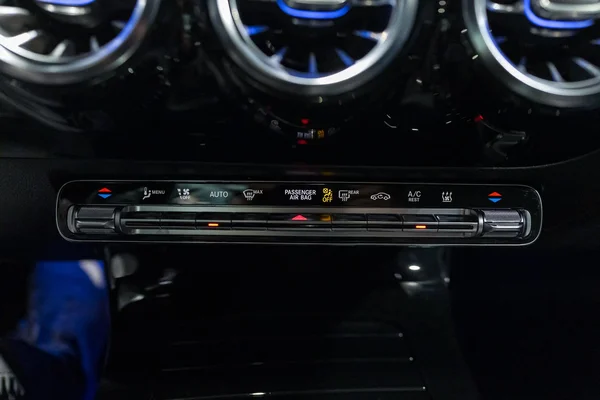Mercedes-Benz CLA (2020) — foto 18 van 39