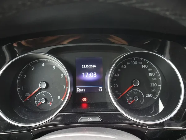 Volkswagen Touran (2022) — foto 8 van 29