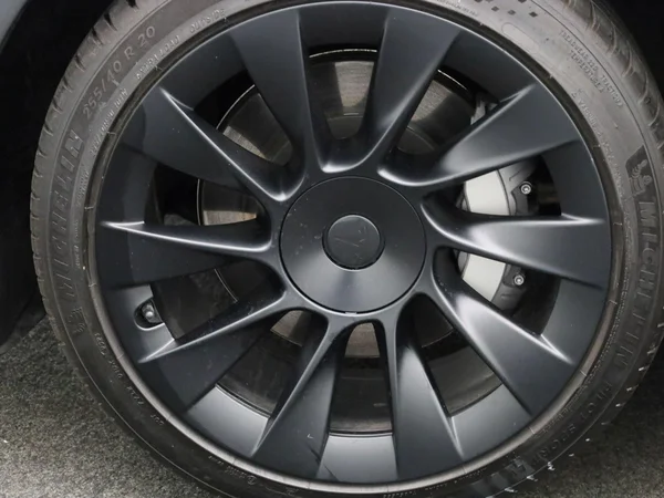 Tesla Model Y (2023) — foto 5 van 39