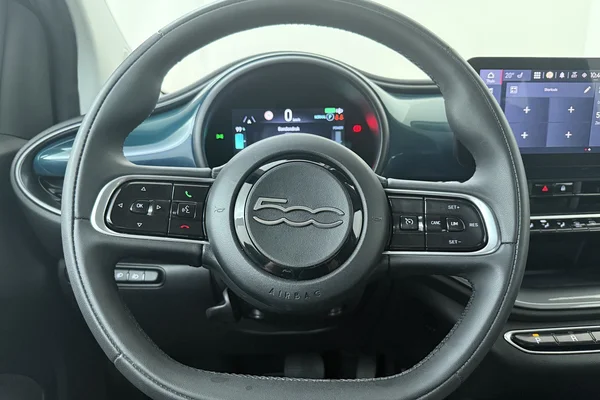 Fiat E-500 (2023) — foto 2 van 16