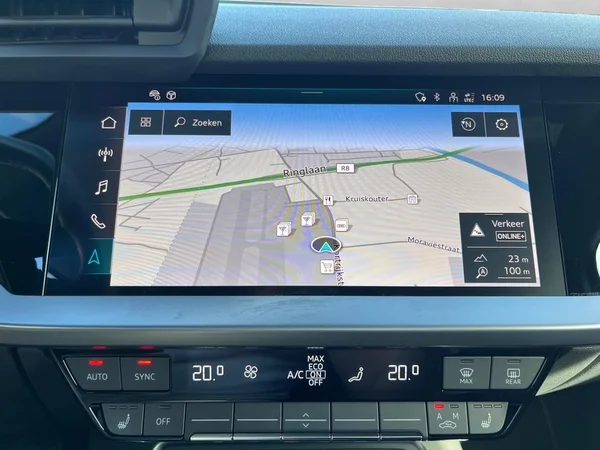 AUDI A3 Sportback (2024) — foto 4 van 21
