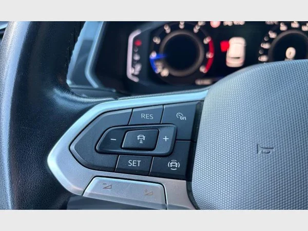 VOLKSWAGEN Tiguan (2022) — foto 16 van 28