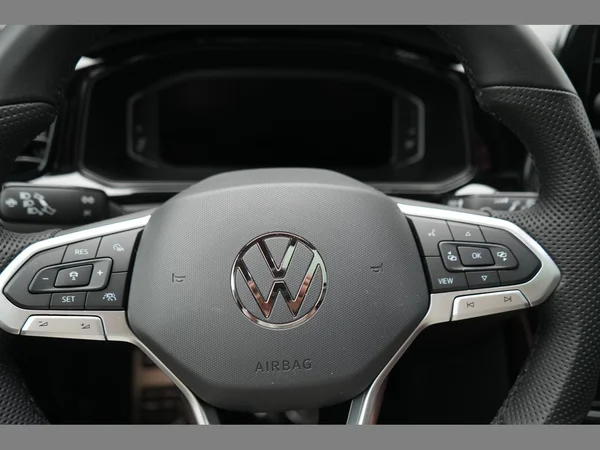 VOLKSWAGEN T-Roc (2025) — foto 13 van 30