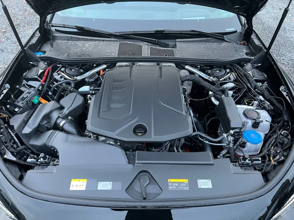 AUDI A5 Avant e-hybrid (PHEV) (2025) — foto 15 van 24