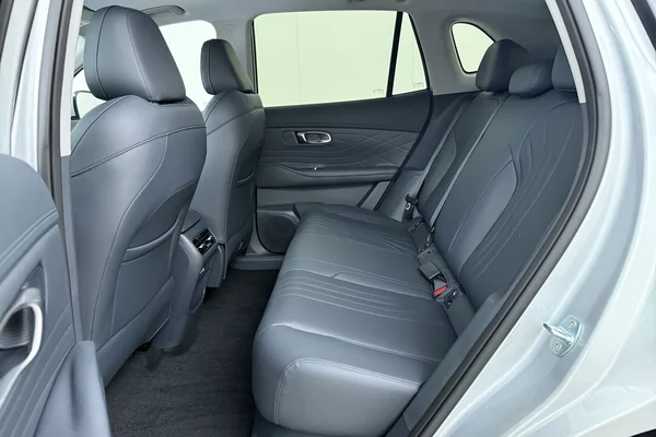 GEELY Starray EM-i (PHEV) (2026) — foto 16 van 17