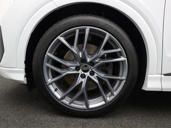AUDI Q4 e-tron (2025) — foto 16 van 27