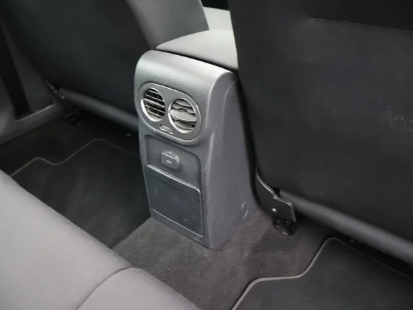 VOLKSWAGEN Tiguan (2016) — foto 3 van 25