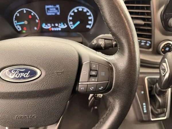 Ford Transit Custom (2021) — foto 6 van 19
