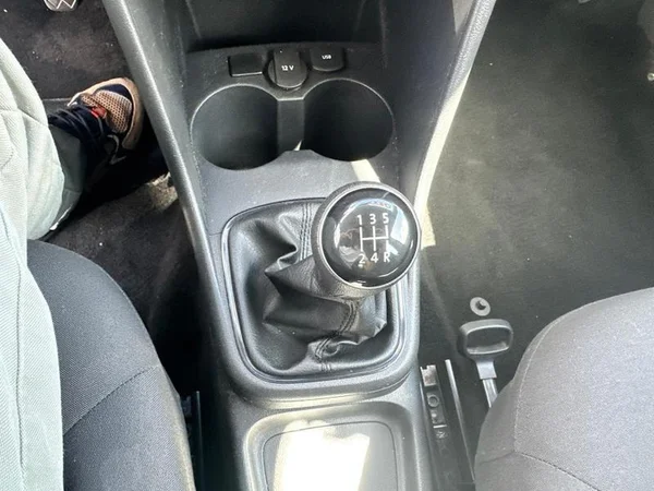 VOLKSWAGEN Polo (2017) — foto 15 van 28