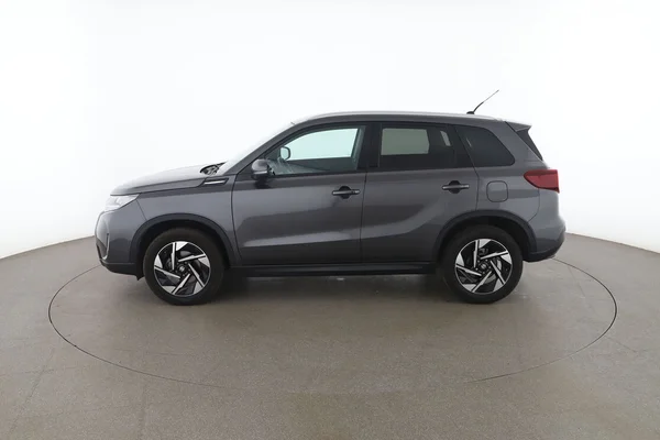 Suzuki Vitara (2024) — foto 9 van 16