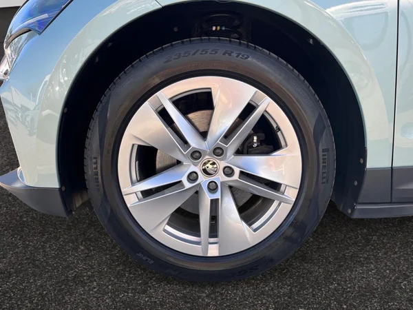 SKODA Enyaq (2023) — foto 14 van 22