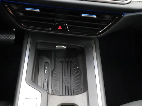 VOLKSWAGEN Passat SW (2026) — foto 11 van 24