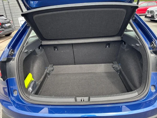 VOLKSWAGEN Taigo (2023) — foto 13 van 24