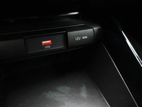 Kia Stonic (2021) — foto 15 van 35