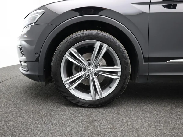 VOLKSWAGEN Tiguan (2019) — foto 4 van 22