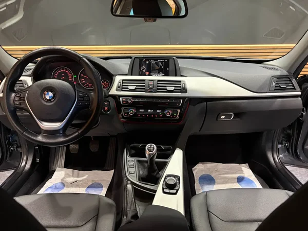 Bmw 316 (2017) — foto 23 van 24
