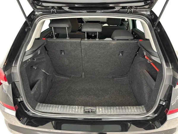 SKODA Kamiq (2023) — foto 14 van 21