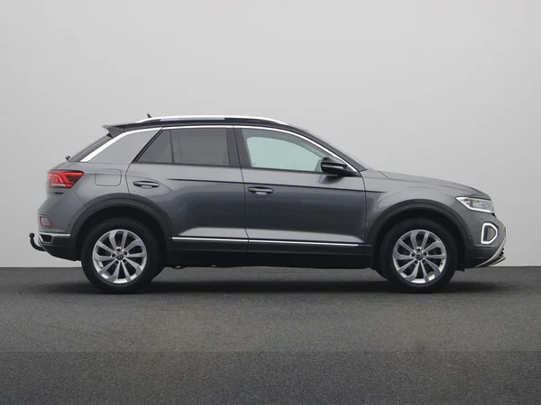 VOLKSWAGEN T-Roc (2022) — foto 20 van 22
