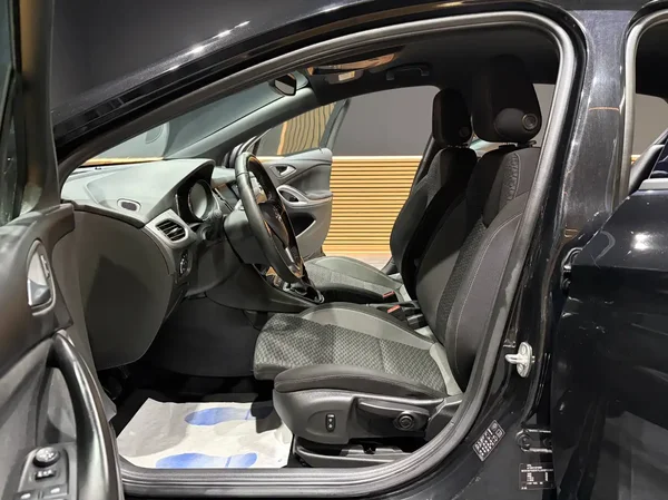 Opel Astra (2020) — foto 20 van 22