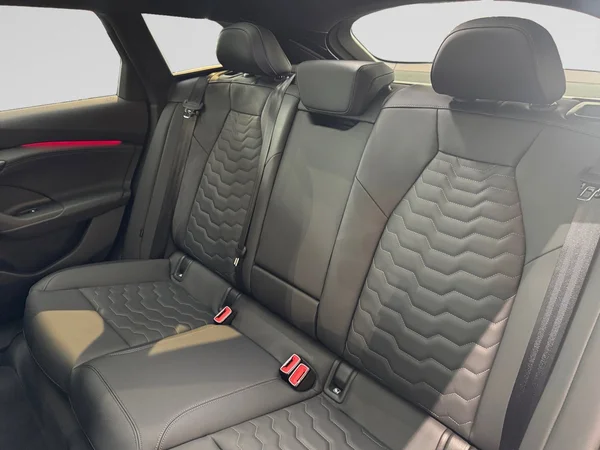 AUDI A6 Avant e-tron (2025) — foto 10 van 22