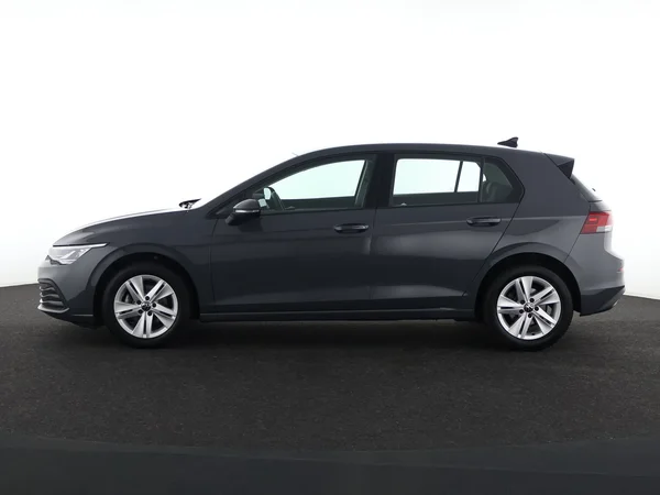 VOLKSWAGEN Golf (2024) — foto 12 van 28
