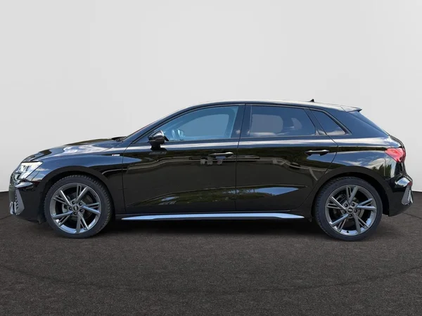 AUDI A3 Sportback (2023) — foto 8 van 15