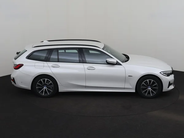 BMW 320 (2022) — foto 23 van 27