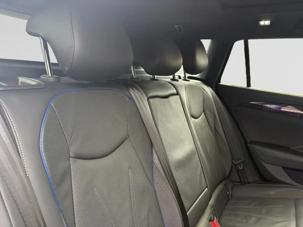VOLKSWAGEN Passat SW (2024) — foto 11 van 23