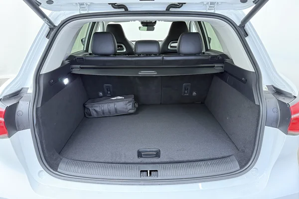 MG EHS PHEV (2022) — foto 11 van 15