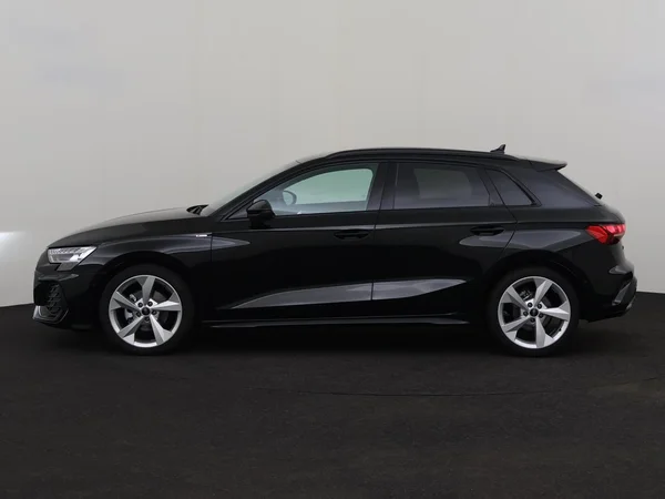 AUDI A3 Sportback (2025) — foto 11 van 18